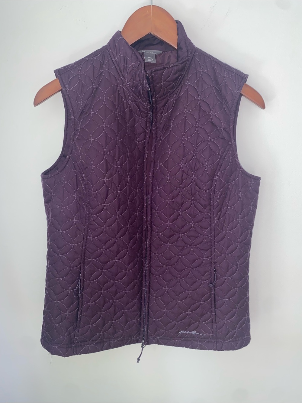 Eddie Bauer Quilted Sleeveless Vest in Eggplant purple sz S